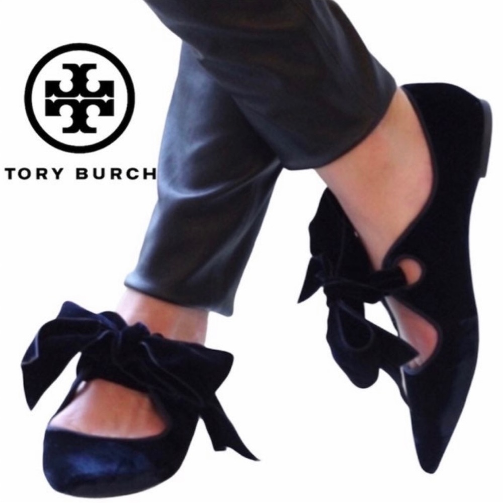 Tory Burch Clara Blue Velvet Flats. Excellent used condition- Stunning!